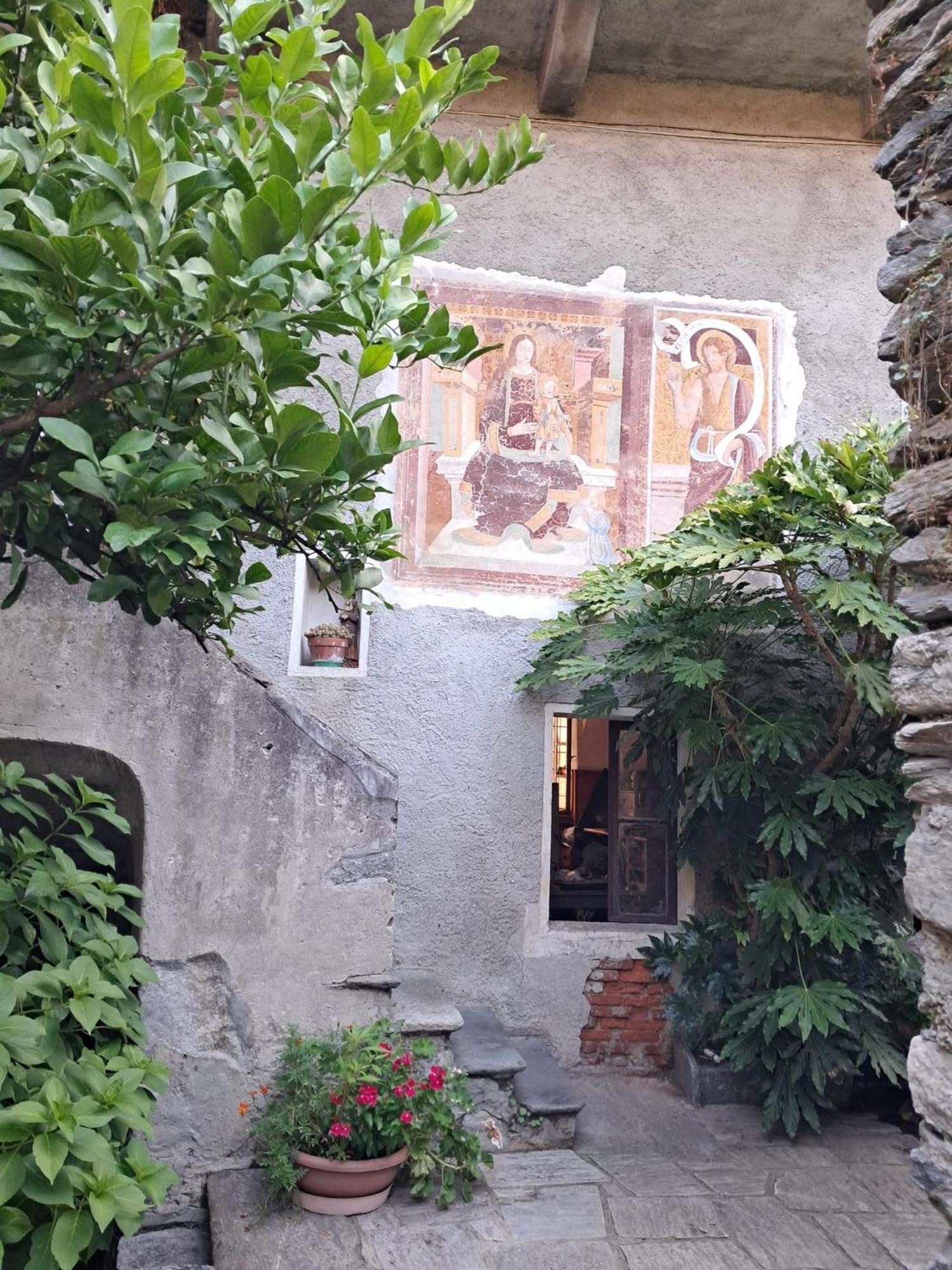 Nonna Anita Bed & Breakfast Castelveccana Exterior photo