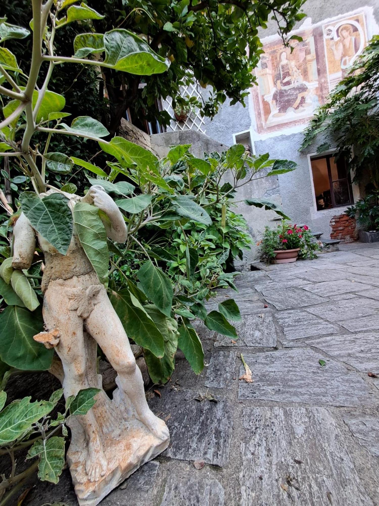 Nonna Anita Bed & Breakfast Castelveccana Exterior photo